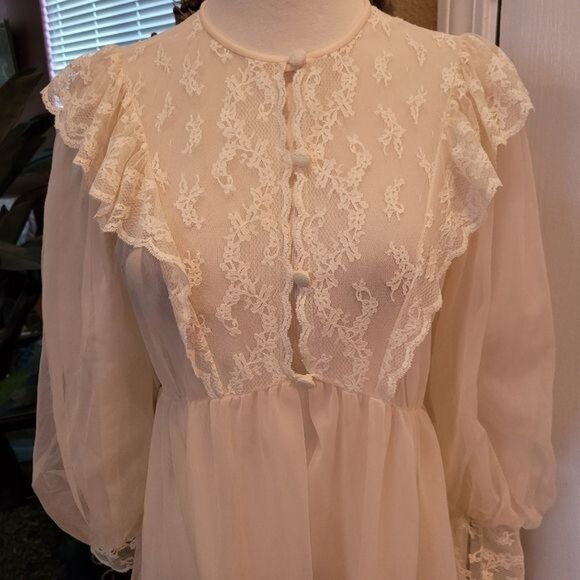 Vintage Nylon Chiffon Robe Negligee Teddy Lace white Romantic Victorian - Picture 2 of 12